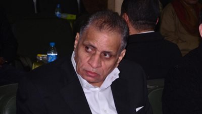 السبكي في عزاء والدة الإبراشي: «ينفع أدخل أعزي؟»