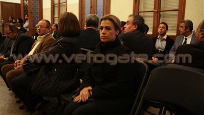 بالفيديو والصور.. أبوغازى وسيمون وفينيس يصلون عزاء الخراط بقصر الدوبارة