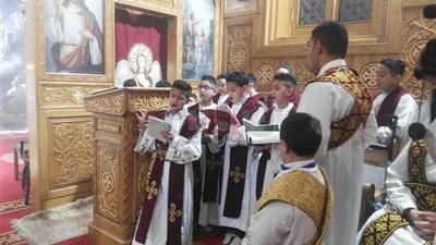 مطران بورسعيد وضواحيها يترأس قداس الميلاد بكنيسة الأنبا بيشوي (فيديو وصور)