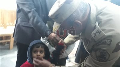 قائد الجيش الثالث ومحافظ السويس يهنئان الأقباط بمناسبة عيد الميلاد المجيد (صور)