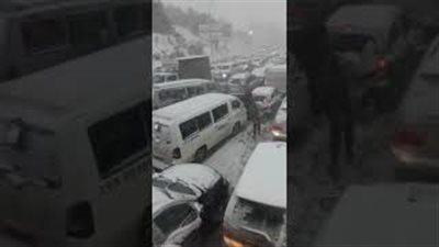 العواصف والثلوج تتسبب في قطع الطريق الدولي بين لبنان وسوريا «فيديو»