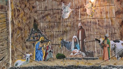 15 صورة ترصد قداس عيد الميلاد بكنيسة العذراء مريم بالشرقية