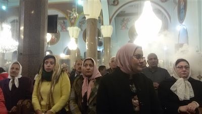 40 صورة ترصد أول قداس مترجم للغة الإشارة بعيد الميلاد المجيد في قنا