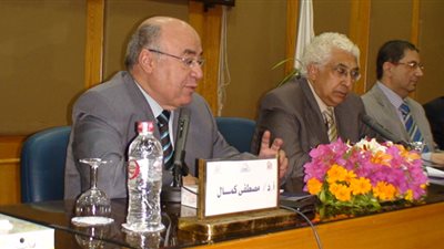 رئيس جامعة أسيوط يحيل 475 حالة غش إلى التحقيق