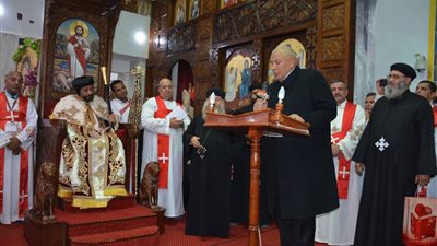 محافظ الوادي الجديد يهنئ الأقباط بعيد الميلاد بكنيسة العذراء مريم