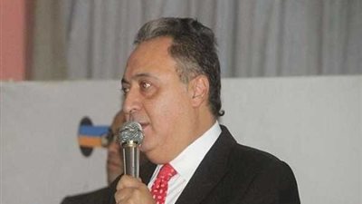 وزير الصحة: «المالية» ملزمة بتوفير زيادة بدل العدوى للأطباء