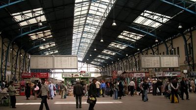 زحام شديد بمحطات السكة الحديد بسبب تأخر قطارات بحري