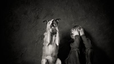 بالصور.. 40 لقطة مذهلة للأطفال مع الحيوانات