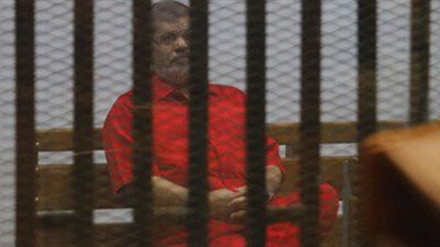 اليوم.. محاكمة المعزول وآخرين في «التخابر مع قطر»