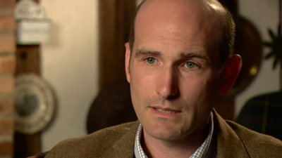 بالفيديو.. رهينة لـ«داعش»: الضربات ضد التنظيم «خطأ فادح»