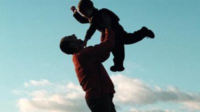 للآباء.. خطوات تجعلك قدوة حسنة لأبنائك