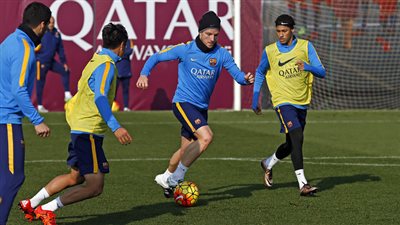 18 لاعبًا في قائمة برشلونة أمام فالنسيا وغياب «ماثيو» و«روبرتو»