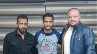 توقيع «طيارة أسوان» للمصري قبل انضمامه لمعسكر الإسماعيلية (صور)