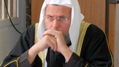 «عبدالآخر حماد» من «فتاوى القتل والتكفير إلى تحريم جل الشعر».. أجاز «صكوك مرسي» و«الصلاة دون أذان».. حرم «الضرائب» و«اتصال الخطيب بخطيبته»..