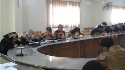 تسليم شهادات محو الأمية لناجحين بالقنطرة غرب الإسماعيلية