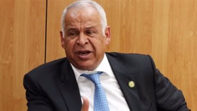 فرج عامر: توفير قنوات بديلة لـ «beIN» لبث المباريات