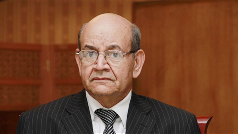  الدكتور على عبد