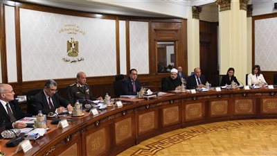 بدء الاجتماع الأسبوعي للحكومة بتهنئة محمد صلاح (فيديو وصور)