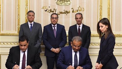 اتفاقية بين الاتصالات والنقل لنشر أكشاك الخدمات البريدية بمحطات القطارات