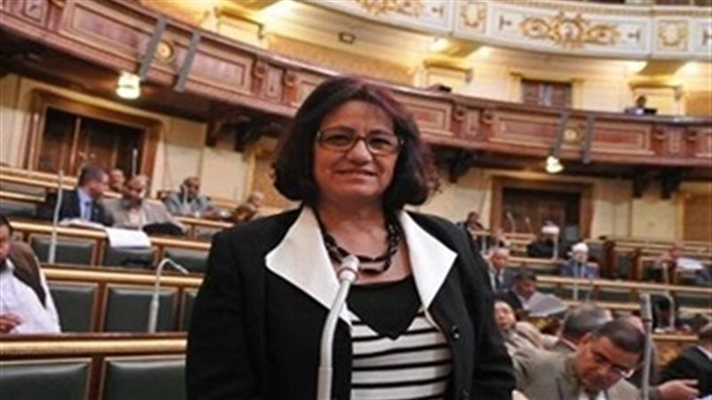 الدكتورة نادية هنرى