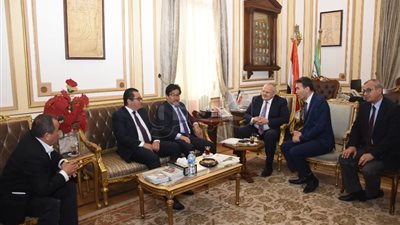 تعاون بين جامعة القاهرة وكازاخستان في علوم الفضاء والتكنولوجيا (صور)