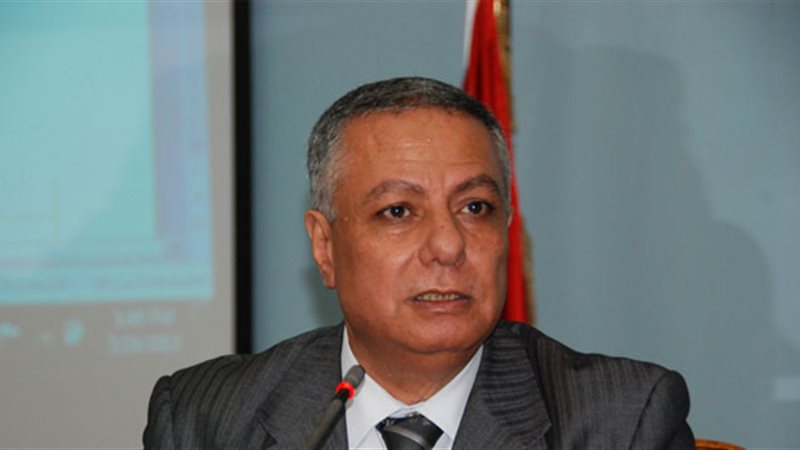 الدكتور محمود أبو