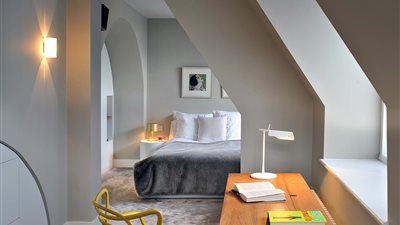 منزل للبيع يخدمه فندق 5 نجوم (صور)