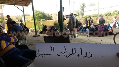 بالصور.. تواصل إضراب أصحاب «الإسكان الاجتماعي» بالمنوفية عن الطعام