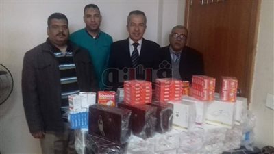 جمرك سفاجا يحبط 6 محاولات لتهريب شيش إلكترونية وأدوية (صور)