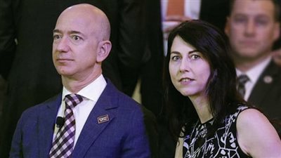 جيف بيزوس يخسر نصف ثروته بعد انفصاله عن زوجته ماكينزي