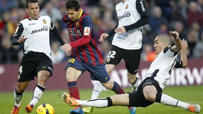 برشلونة يتعادل سلبيًا مع فالنسيا في الشوط الأول