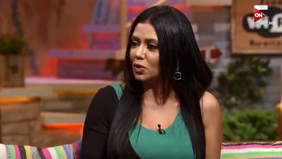 رانيا يوسف: «مش نكدية.. وجاية الدنيا ألعب»