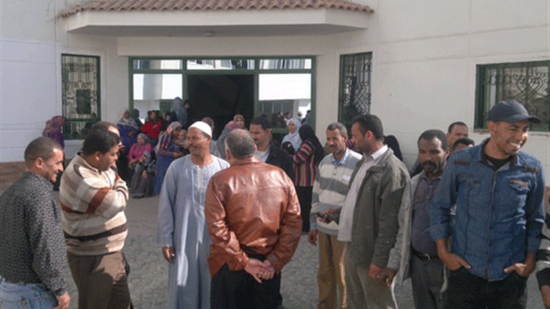  إضراب العاملين بـمساحة