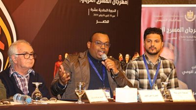 صناع «شابكة»: المسرح المغربي عقد مصالحة مع الشباب ونجح في جذبهم