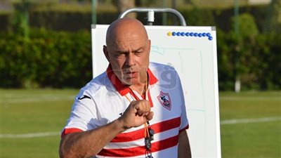 جروس يحرص على تجهيز «سبورة» خطة التدريب