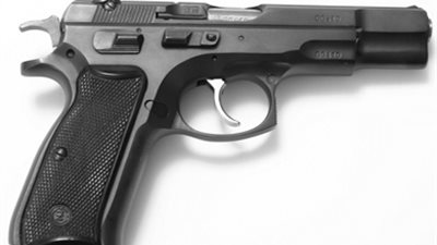 رئيس جامعة أمريكية يدعو طلابه لحمل السلاح