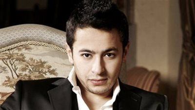 معسكر مغلق لحمادة هلال للانتهاء من تسجيل ألبومه الجديد