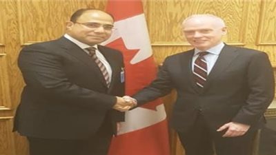 سفير مصر في كندا يلتقي مستشار رئيس الوزراء الكندي للشئون الخارجية