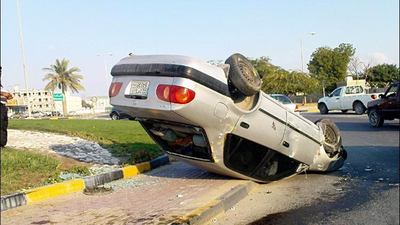 - حادث انقلاب سيارة