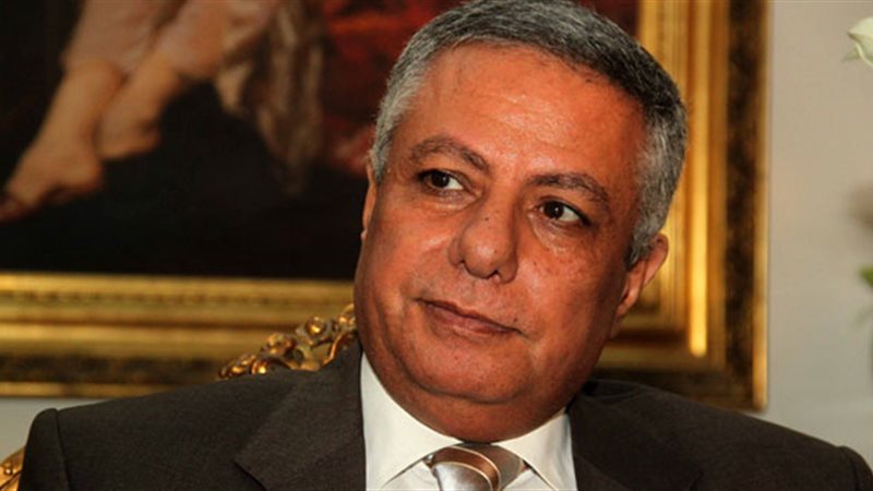  الدكتور محمود أبو