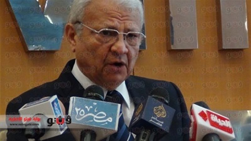 عاطف حلمي وزير الاتصالات