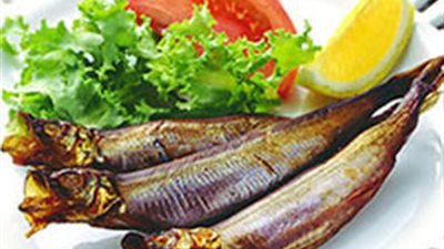 إرشادات طبية جديدة ببريطانيا لا تنصح بتناول مرضى القلب للأسماك الزيتية