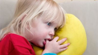 بخطوات بسيطة جنبي طفلك عادة 