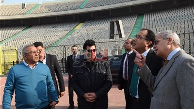 بعد إسناد تنظيم «كان 2019» لمصر.. رئيس الوزراء يتفقد المنشآت الرياضية باستاد القاهرة.. إنشاء مضمار دراجات عالمي.. استخدام أحدث التقنيات في التصوير.. ووضع شاشات للإعلانات تزين الملعب وتحقق دخ