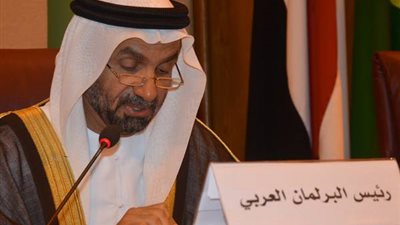 رئيس البرلمان العربي يدين جريمة اغتيال محافظ عدن