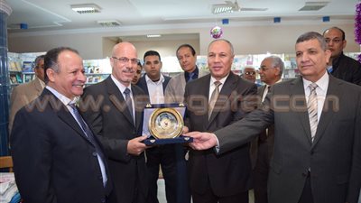 بالصور .. افتتاح معرض الكتاب بجامعة سوهاج