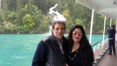 خالد يوسف ينشر صورة مع زوجته شاليمار شربتلي: المكائد لن تنال من علاقتنا