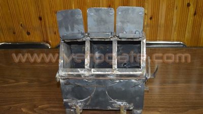 بالصور.. تصميم ماكيتات 50 صندوق قمامة لتوزيعها بمنفلوط