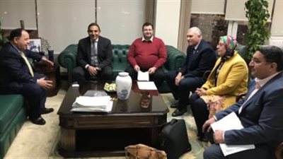 إنهاء النزاع القائم بين الجمارك وإحدى الشركات المستوردة للسيارات