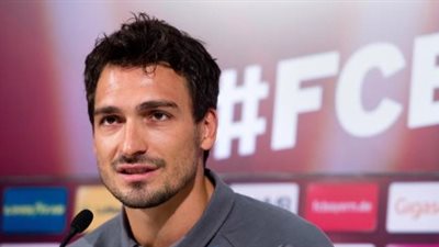 ماتس هوملز يكشف عن المدافع الأفضل في العالم حاليا